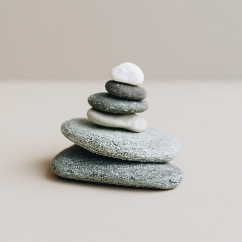 Zoé Thomas, professeure de yoga, Pilates et massages bien-être à Avignon, Villeneuve-lez-Avignon, Les Angles et Pujaut
